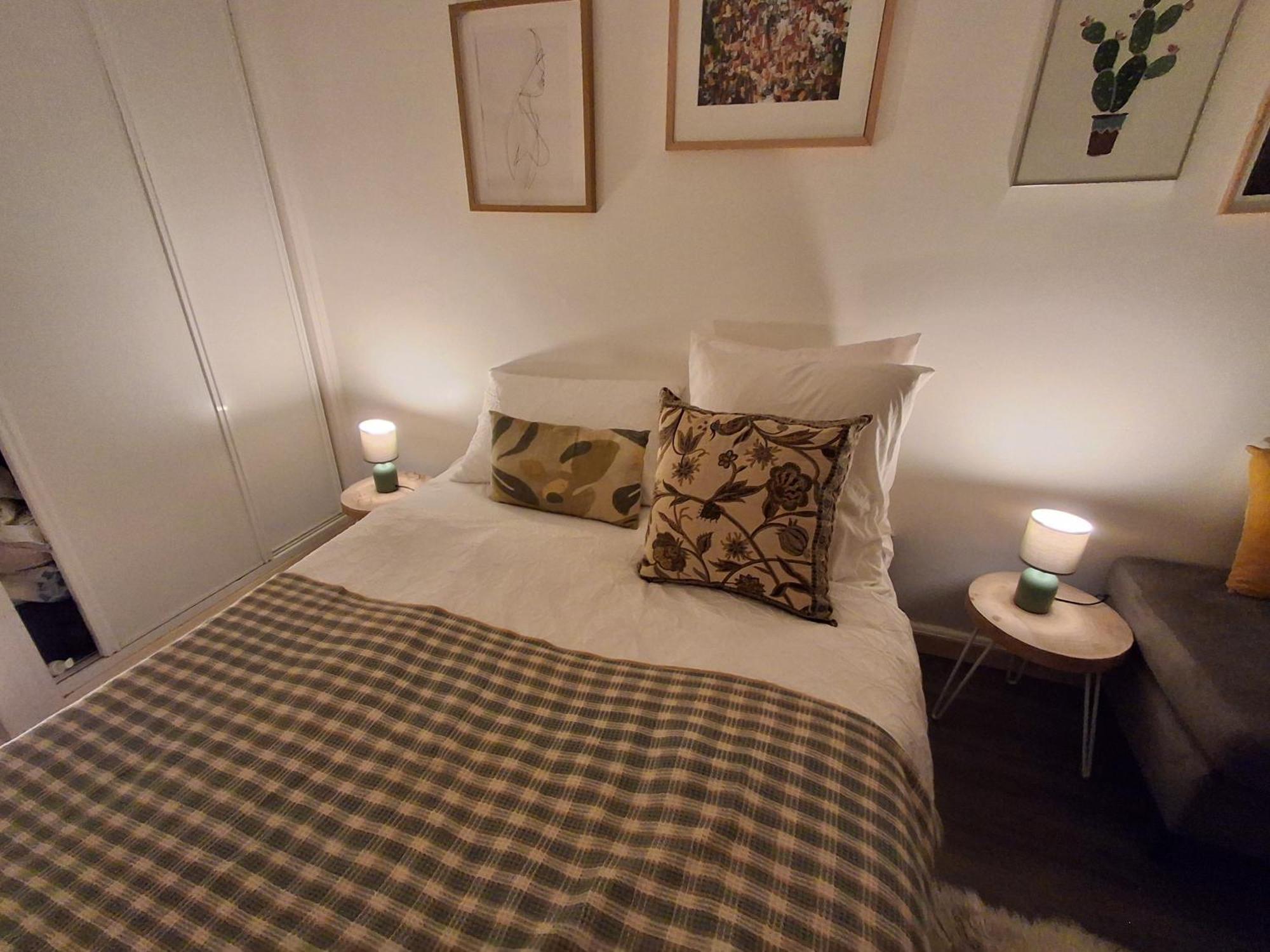 Montparnasse,romantique Place ,center,4minslouvre , Notre Dame De And Eiffel Tour Homestay Paris